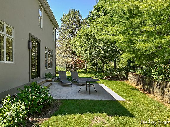 5th image of 3975 Bridgestone Dr NE
