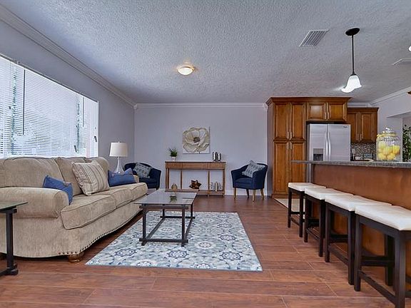 3rd image of 7706 Hinsdale Dr