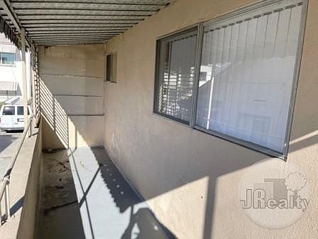 5th image of 401 W Wilson Ave #4