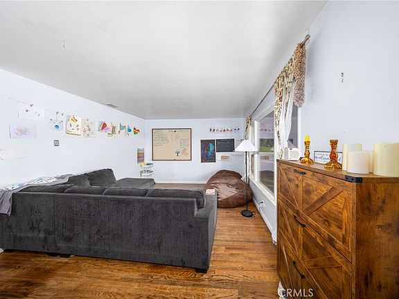 4th image of 3490 Lindsay St