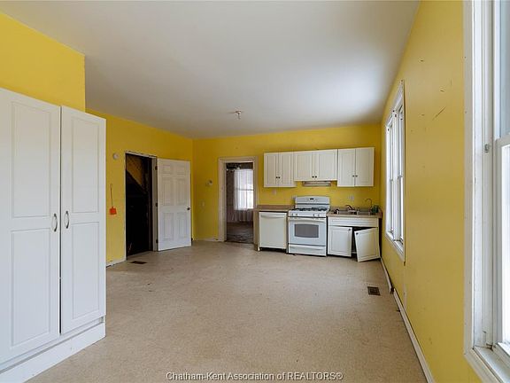 5th image of 45 Ebenezer St E