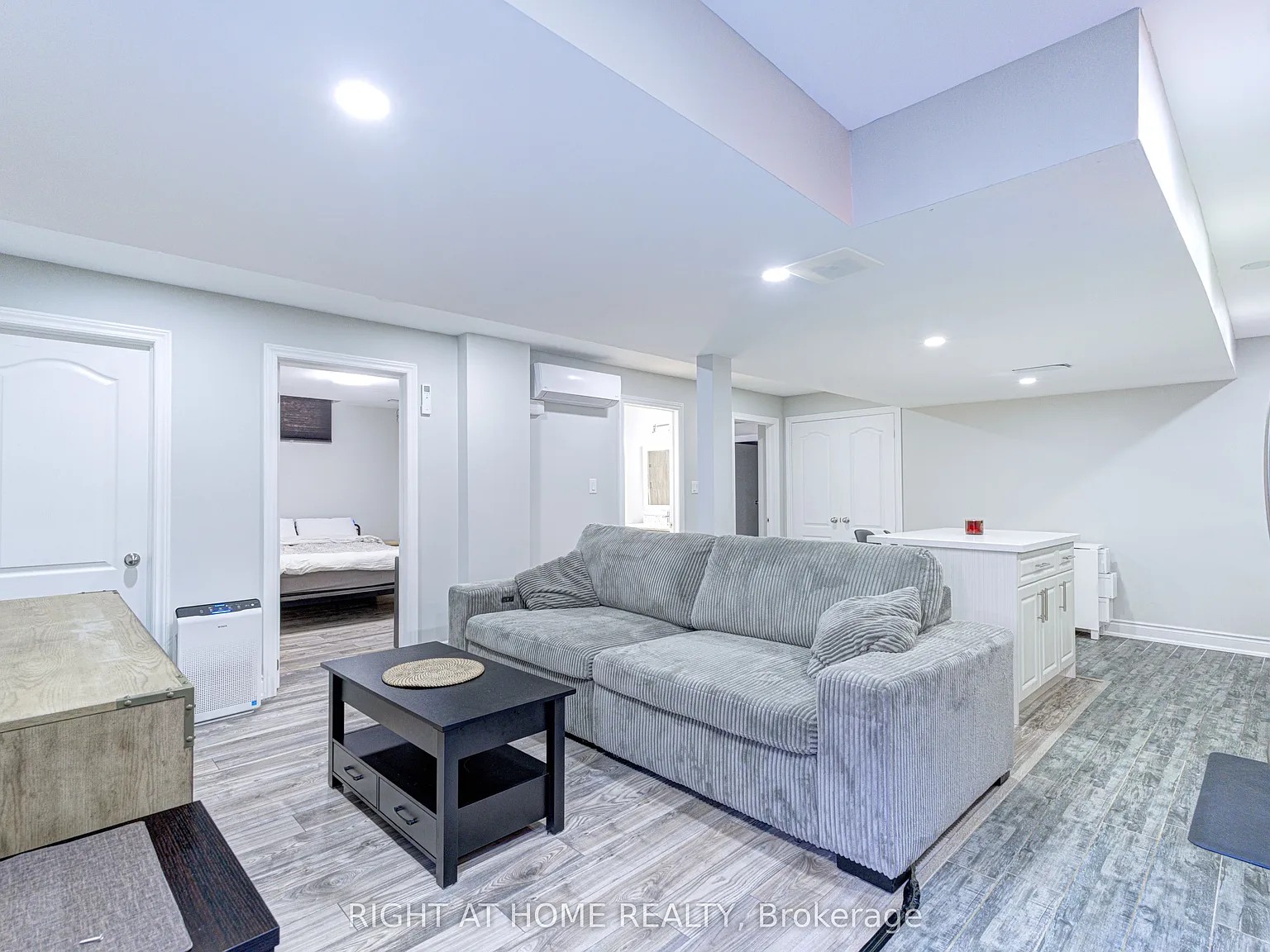 2 bed, $2,000 — Photo 2