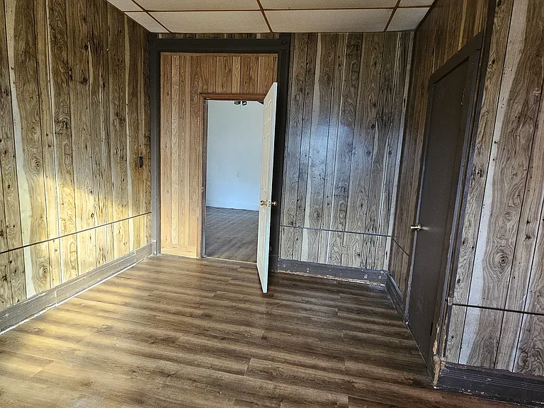 254 W Peoria Ave — Photo 5