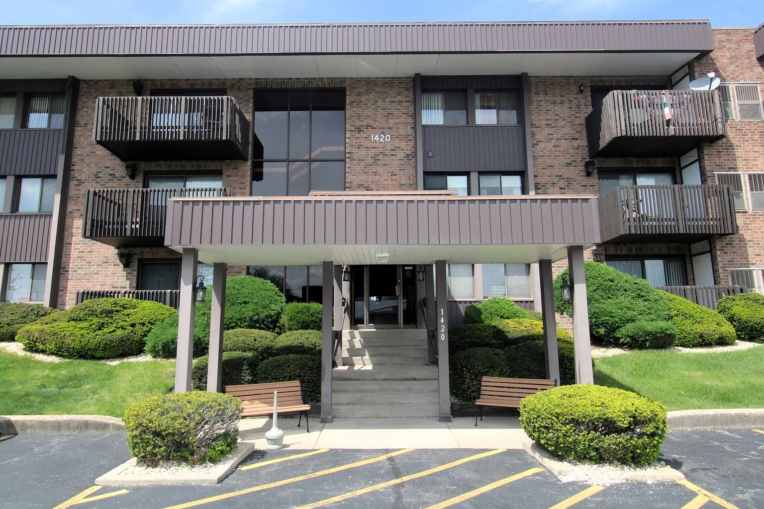 1420 Woodbridge Rd APT 1F photo 1