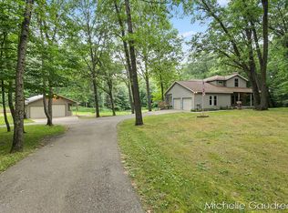 7230 Rolling Oaks Ln, Middleville, MI 49333
