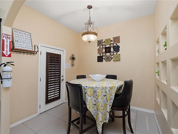 5th image of 4125 Gumwood Ave