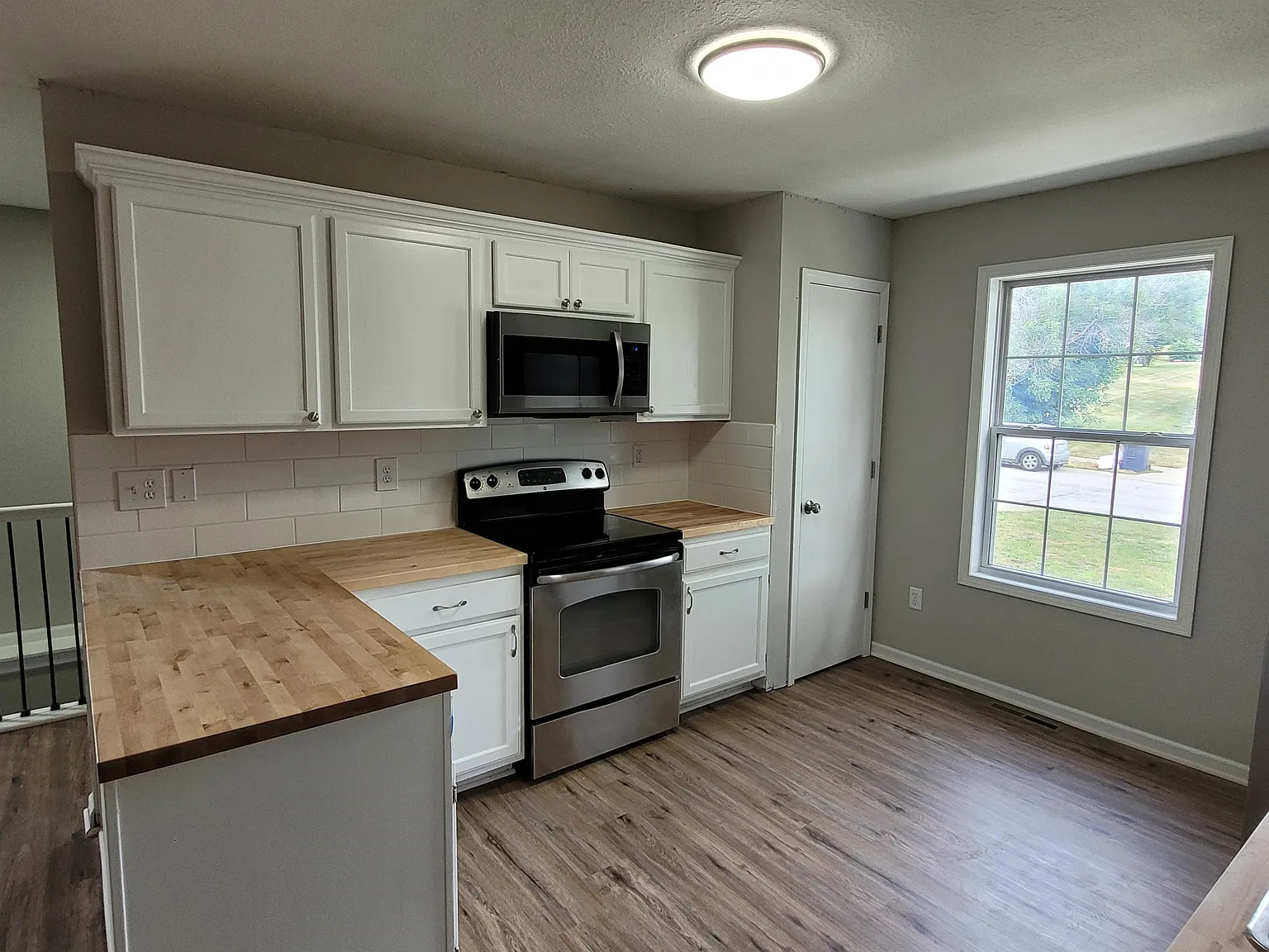 2944 NW Mill Place BSMO 64015 — Photo 1