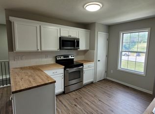 2944 NW Mill Pl, Blue Springs, MO 64015