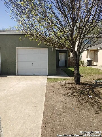 2 bed, 2.0 bath, 982 sqft, $1,225 — Photo 2
