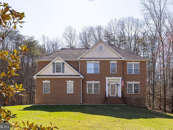 2nd image of 15 Winning Colors Rd