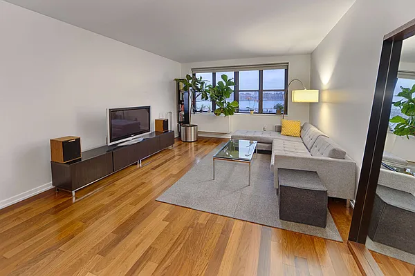 Rented by Halstead Real Estate | media 13