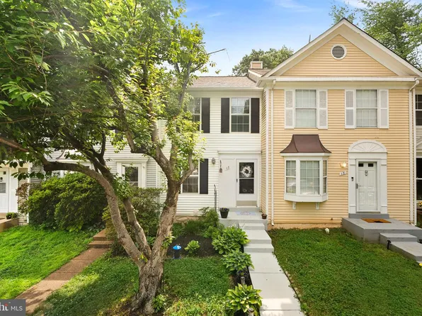 13 Fairmont Pl, Sterling, VA 20165