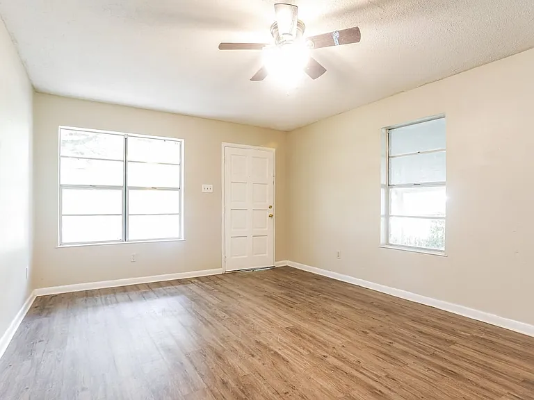 937 Brown Ave — Photo 12