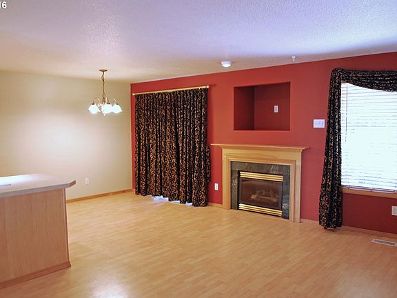 3rd image of 2216 NE 137th Ct