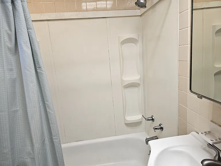 573 Oliver St #1 — Photo 7