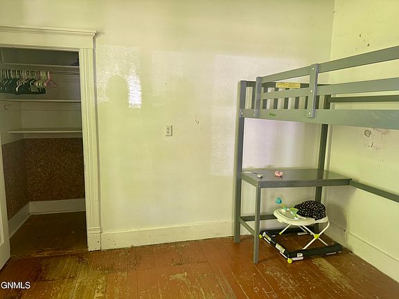 4th image of 703 4th Ave