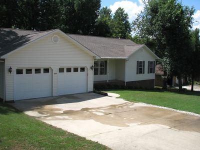 1009 Cedar Ln, Dexter, MO, 63841