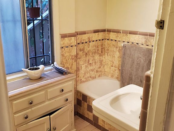4th image of 438 S Cochran Ave APT 103
