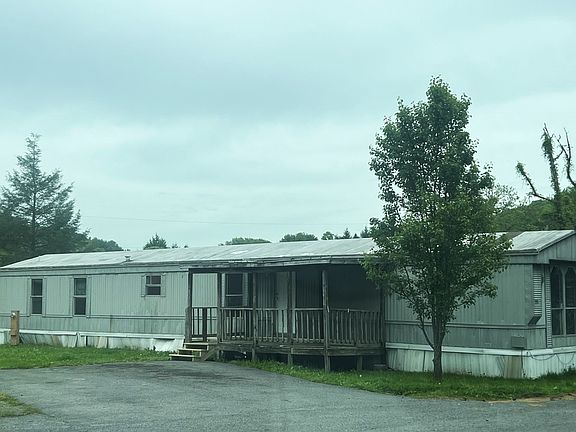 2nd image of 155 Thor Ln #2