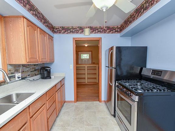 4th image of 1581 Sherwood Ave
