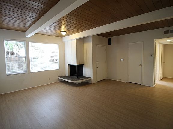 3rd image of 2688 Lake Ave #2692
