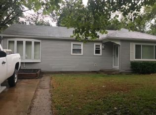 2421 SW Madeline Ln, Topeka, KS 66614