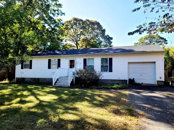 18 Beechwood Drive, Shirley, NY 11967