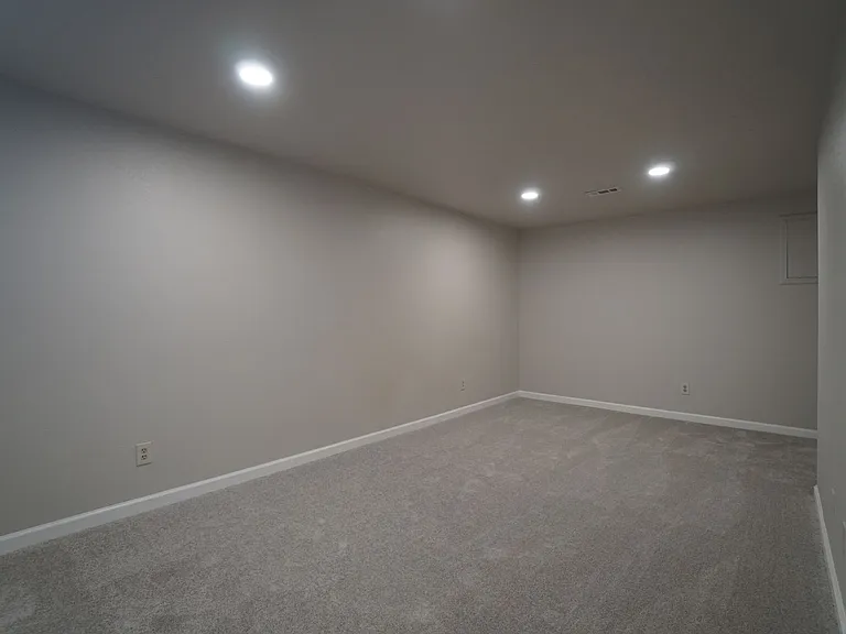 3070 Mirage Dr — Photo 22
