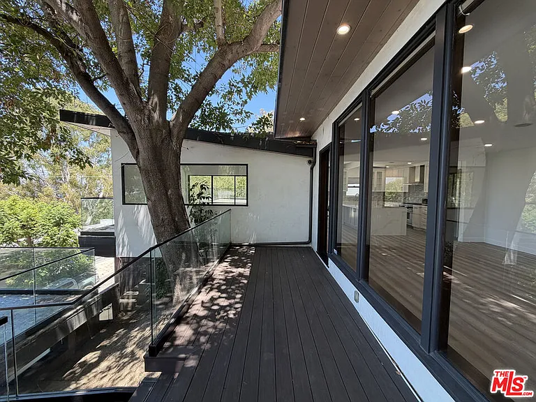 3565 Multiview Dr — Photo 4