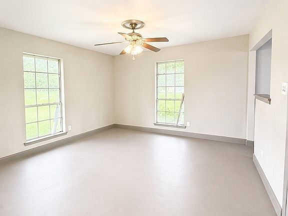 3rd image of 206 N Main St