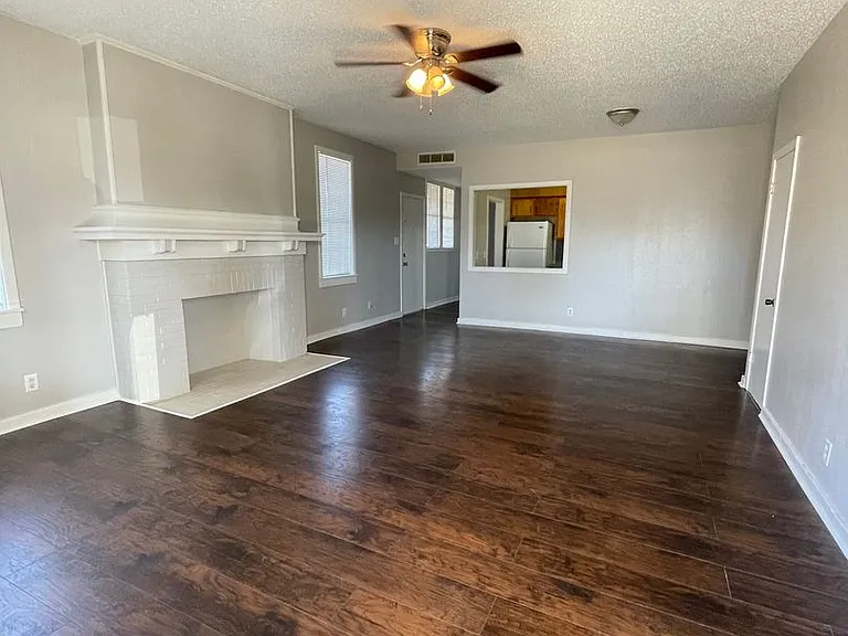 814 Main St — Photo 1