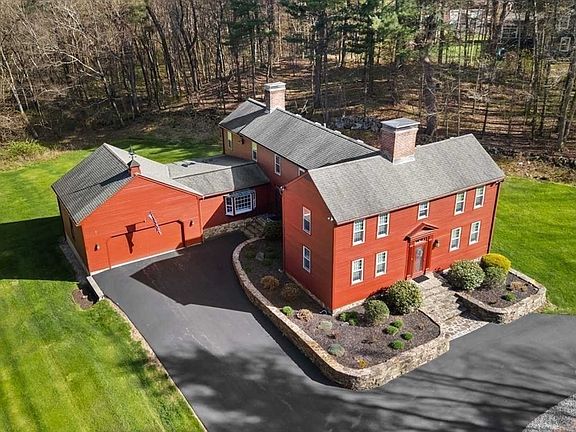 3rd image of 9 Bay Path Dr