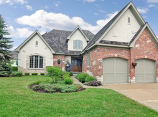 29 Forest Gate Cir, Oak Brook, IL 60523