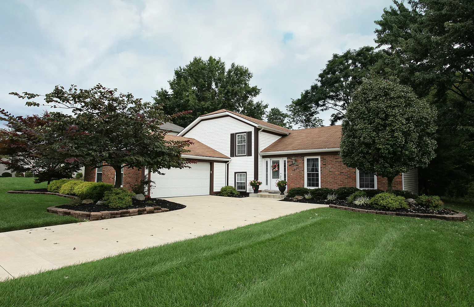 16700 Timberline Dr photo 1