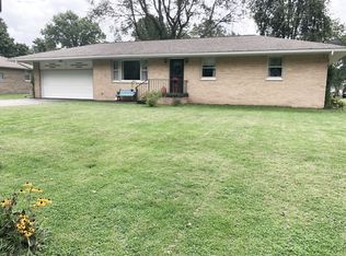 606 W 5th St, Delavan, IL 61734