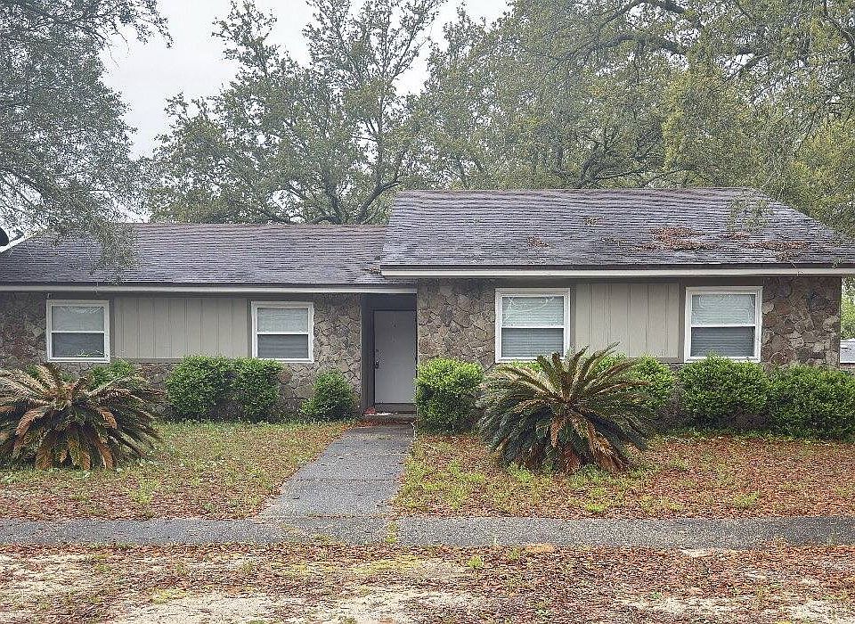 1st image of 717 Clark Dr