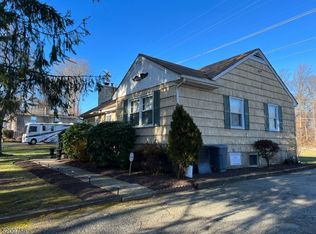 14 Drake Way, Morris Plains, NJ