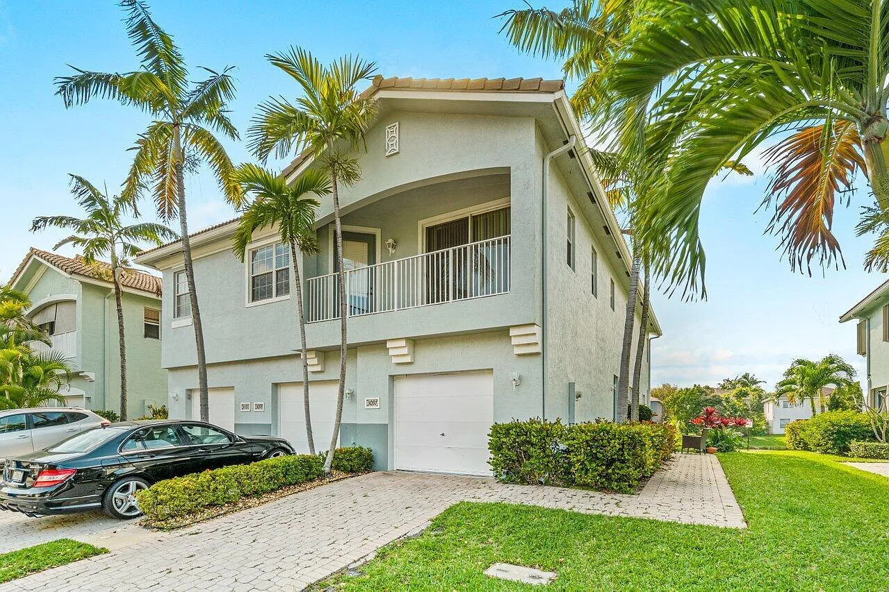 2 bed, 2.0 bath, 1022 sqft, $2,300 — Photo 1