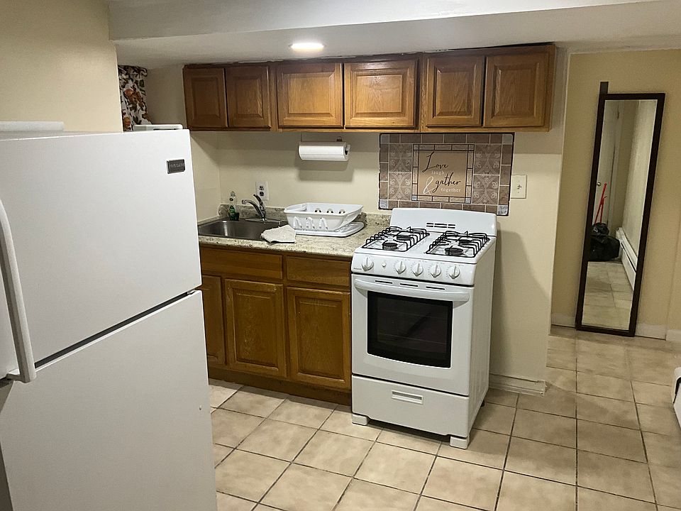1st image of 3308 Lurting Ave #B