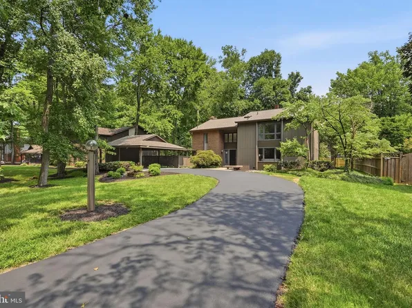 3211 Chichester Ln, Fairfax, VA 22031