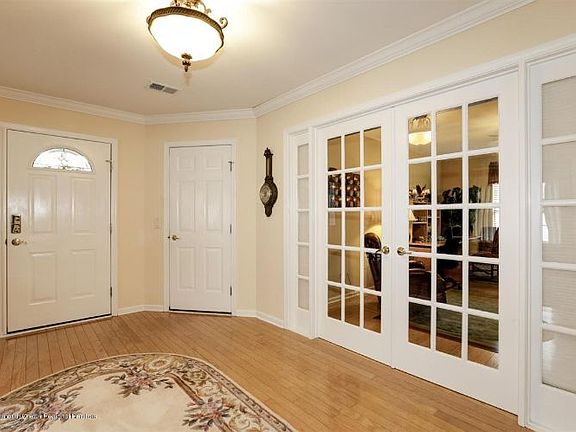 3rd image of 40 Skylark Ln