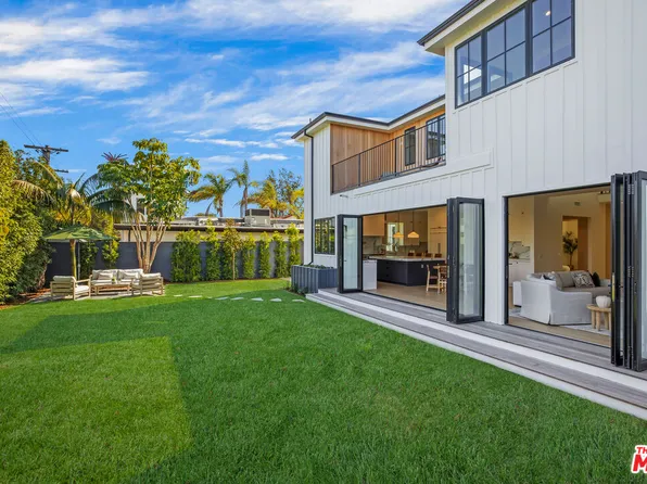 8016 Dunfield Ave, Los Angeles, CA 90045