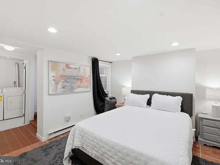708 I St SE #B — Photo 15