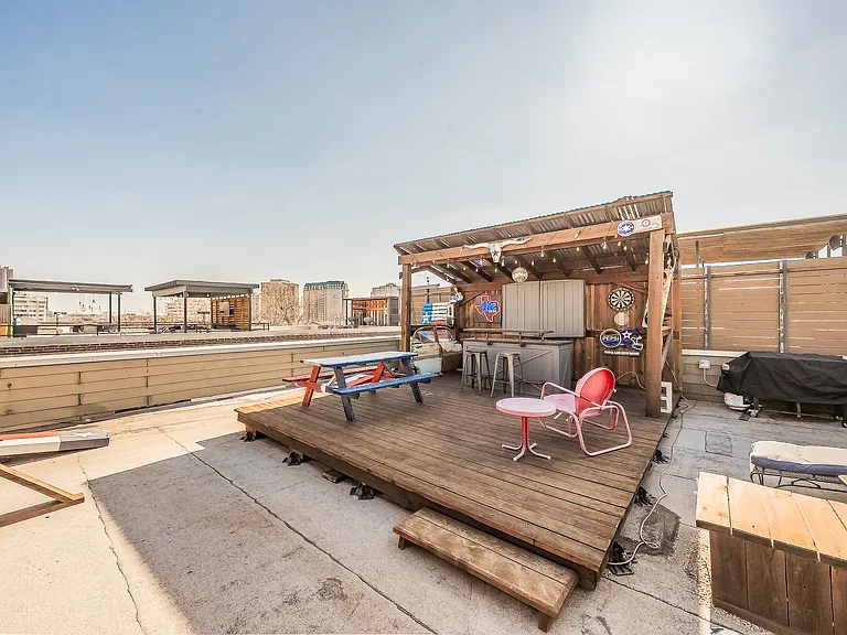 3911 Gilbert Ave #G — Photo 31