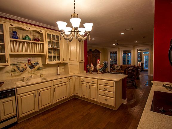 3rd image of 1422 Denholm Dr