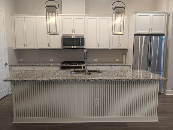 5th image of 33 Ibiza Ct