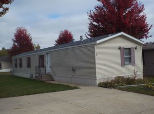 108 Starlight Dr, Freeport, IL 61032