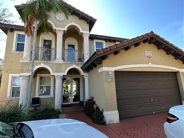 8726 NW 139th Ter, Miami Lakes, FL 33018