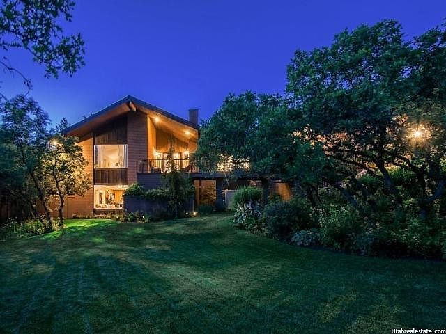1st image of 3793 E Parkview Dr