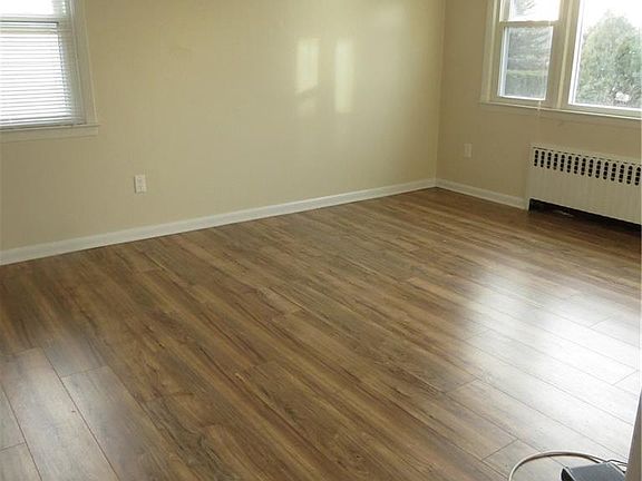 4th image of 538 Jefferson Ave #2
